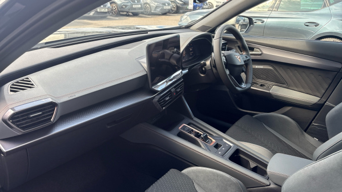 CUPRA Formentor 2.5 TSI 390 VZ5 5dr DSG 4Drive Petrol Estate - Image 2